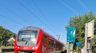 Einer der Bahnübergänge im Bereich von Grünsfeld.