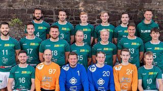 Mit dieser Mannschaft geht der TSV Buchen in die Verbandsliga-Saison (vorne von links): Simon Röckel, Jochen Weiß, Fabian Niramier, Calro Rohmann, Jonas Noe, Marcel Weiß. Mittlere Reihe von links: Fabian Fürst, Sascha Weimer, Kai Dosch, Tristan Häfner, Raphael Weber, Janik Weis, Luis Rohmann. Hinten von links: Philipp Kraft, Jonas Weber, Antonio Zaiser, Niklas Stephan, Lukas Große, Sebastian Wiener (Trainer). Es fehlen: Sebastian Beck, Christoph Kleinert, Christoph Schmitt, Florian Schulze, Malte Goeters.