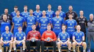 Hinten (von links): Christoph Bauch (stellv. Abteilungsleiter), Felix Gärtner, Moritz Ballweg, Janis Erbacher, Lars Engels, Niklas Winter, Pascal Gärtner (Co-Trainer). Mitte (von links): Manfred Dörr (Abteilungsleiter), Hanrik Bischof, Thomas Withopf, Robin Steinbach, Jan Winkler, Jannik Huspenina, Lukas Dyszy (Trainer), Ralf Hasenstab (Torwarttrainer). Vorne (von links): Philipp Ohlhaut, Nils Käflein, Jörn Müller (TW), Justin Jünger (TW), Marius Ohlhaut, Philipp Steinbach. Es fehlt: Ove Villmann.
