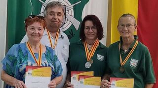 Gisela Schädle, Manfred Lüdtke, Ina Henk und Hannelore Müller von der SG Buchen nahmen erfolgreich am Seniorenschießen in Ettlingen teil.