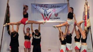 Akrobatik und Schwung kennzeichneten die Vorführungen zum 175-jährigen Bestehen des Turnvereins.