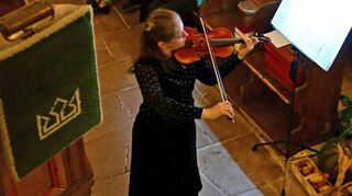 Jeanette Pitkevica begeisterte bei ihrem Konzert in der Urpharer Jakobskirche mit einem Soloprogramm für Violine.