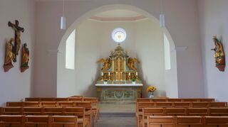 Das Innere der Friedhofskapelle nach den Instandsetzungsarbeiten.