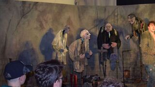Puppen wie Untote beim Ein-Mann-Stück „Woyzeck“ mit Schauspieler Ruven Honnef am GTO.
