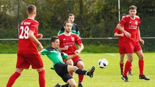 Der FC Eichel (in Rot) gewann in der Kreisklasse A das Derby gegen den SV Nassig II mit 1:0.