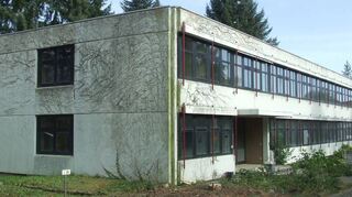 Das Verwaltungsgebäude der ehemaligen Standortverwaltung wird zur Flüchtlingsunterkunft ertüchtigt.