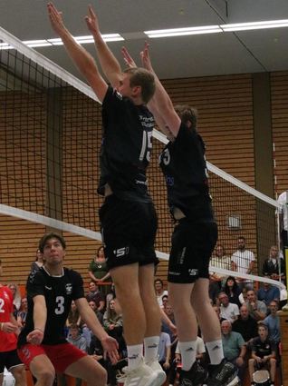 Ein Grund für den ersten Regionalliga-Sieg von Aufsteiger TSV Röttingen war die hervorragende Blockarbeit im Spiel gegen München.