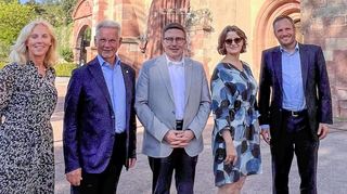 Der Wissenschaftsstandort Kloster Bronnbach soll gestärkt werden. Landrat Christoph Schauder (Bildmitte) empfing gemeinsam mit Ursula Mühleck, Dezernentin für Kreisentwicklung und Bildung, die Kanzlerin der Universität Mannheim, Dr. Katrin Schoppa-Bauer, den Leiter des Rektoratsbüros, Lutz Pöhlmann, sowie den Unternehmer und Vorstandsmitglied des Freundeskreises Kloster Bronnbach, Dr. Manfred Wittenstein.