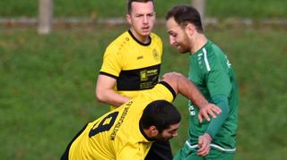 In der vergangenen Saison spielte der SV Großeicholzheim (hier in gelb) noch in der Kreisklasse A. Nun mischt das Team etwas überraschend die Spitzengruppe der Kreisliga Buchen gehörig auf.