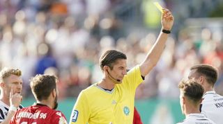 Deniz Aytekin, Schiedsrichter des Jahres 2022, kommt am 19. Oktober zu einem Benefizabend nach Grünsfeld. Es gibt nur noch einige Karten.