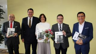 KSM-Leiter Volker Stephan (Zweiter von links) mit den Festrednern (von rechts) Prof. Dr. Wolfgang Reinhart, Landrat Christoph Schauder, Claudia Rugart, (Regierungspräsidium Stuttgart) sowie Oberbürgermeister Udo Glatthaar.