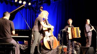 Reisen (v.l.) gen Süden: Chris Gall, D.D. Lowka, Andreas Hinterseher und Mulo Francel bei ihrem Konzert in der Alten Feuerwache Mannheim.
