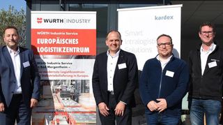 Marcus Otto (links), Geschäftsführer Einkauf und Produkt bei Würth Industrie Service, sowie Frank Freudenberger (Logistikleitung; daneben stehend) freuen sich zusammen mit Jochen Strauß (Dritter von rechts) von der Geschäftsleitung der Firma „Kardex MLog“ und weiteren Beteiligten über das Millionenprojekt am Standort Bad Mergentheim.