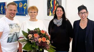 Bei der Verabschiedung (von links): Andreas Thur, Olga Zeiler, Tanja Götzinger (Fachbereichsleitung Pflege) und Petra Ilzhöfer (Geschäftsführerin).