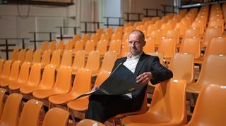 Lebt musikalisch zwischen klassischer Avantgarde und Detroit-Techno: Ekkehard Windrich, ab 2025 Leiter der Schola Heidelberg und des Ensemble Aisthesis