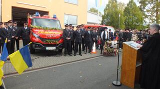 Groß war die Freunde bei der Einweihung des neuen Tragkraftspritzenfahrzeug-Wassertank der Freiwilligen Feuerwehr Höhefeld.