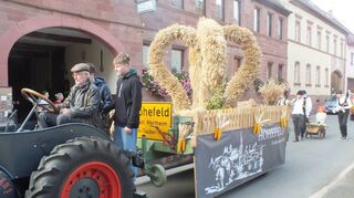 Beim Kärwe-Umzug war die Erntekrone ein besonderer Blickfang.