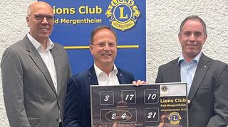 Sekretär Markus Frank, Lions-Präsident Joachim Döffinger und Christian Wunderlich vom Projektteam (von links) freuen sich auf den Verkaufsstart der Lions-Adventskalender.