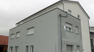 Die Räume der ehemaligen Arztpraxis im Zedernweg sollen jetzt für eine Temporäre Schulkindbetreuung umgenutzt werden. Der Bauantrag wurde in der Sitzung vom emeinderat genehmigt.