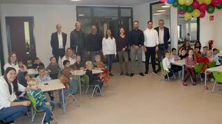 Im Gebäude ist nahezu alles fertiggestellt. Davon überzeugten sich am Montag Vertreter der Stadtverwaltung, Erzieher, am Projekt Beteiligte und natürlich die Kinder.