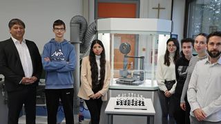 An der Frankenlandschule wurde der neue schuleigene 3D-Drucker in Betrieb genommen.