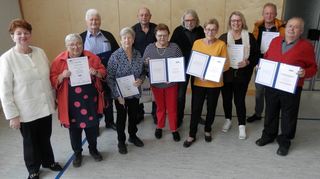 Ehrungen für zehn- und 25-jährige Mitgliedschaft der VdK-Ortsgruppe Lauda und zusätzlich eine Sonderehrung für Mitglieder des Vorstands der ehemaligen Ortsgruppe Wittighausen sprach die Vorsitzende Wilma Schneider (links) bei der Jahreshauptversammlung aus.