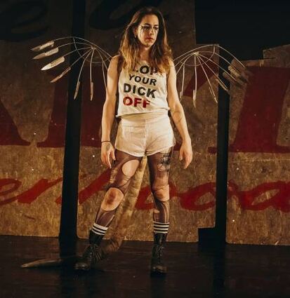 Engel mit Messerflügeln: Emma Frankland in Mannheim.