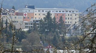 Das Hardheimer Krankenhaus soll fit für die Zukunft gemacht werden. Im nächsten Jahr stehen Umbaumaßnahmen an, unter anderem sollen Nasszellen im dritten Obergeschoss eingebaut werden.