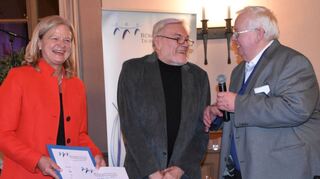 Historisch, kulturell und kirchlich engagiert ist Rudi Knaus (Mitte). Städtebaulich hat er sich mit dem Aussehen von Tauberbischofs-heim Mitte des 18. Jahrhunderts befasst und ein Stadtmodell erster Güte und etliche andere Kunstwerke geschaffen.