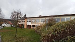 Die mögliche Erweiterungsfläche für den Ganztagesschulbetrieb der Grundschule.