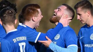 Welch ein Genuss: Mit dem 4:0-Erfolg gegen die SpG Schloßau/Donebach II hat sich Aufsteiger SpG Osterburken II/Bofsheim im Mittelfeld der A-Klassen-Tabelle Buchen etabliert und ist damit auf bestem Weg zum Klassenerhalt.