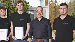 Kammersieger geehrt mit von links: Lukas Waller (technischer Ausbilder), Dennis Rüdiger, Felix Schäfer, Klaus Schwab (Geschäftsführung) und Andreas Unseld (Ausbildungsleiter).