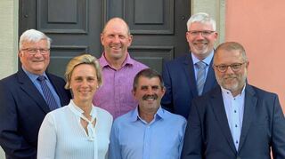 Freude bei der FWV über den Wahlerfolg 2019 (hinten von links): Wolfgang Heiligers, Volker Deeg, Markus Wilbur, vorne Christiane Geier (Fraktionssprecherin), Josef Diemer und Jürgen Vossler (auch stellvertretender Bürgermeister).