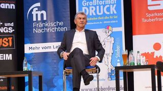 Klaus Augenthaler (Mitte) im Gespräch mit der „Flügelzange“ Klaus T. Mende (links) und Josef Gabel.