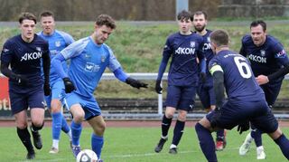 Kim Foss (am Ball) erzielte gegen den VfB Bad Mergentheim das Siegtor für Niedernhall/Weißbach.