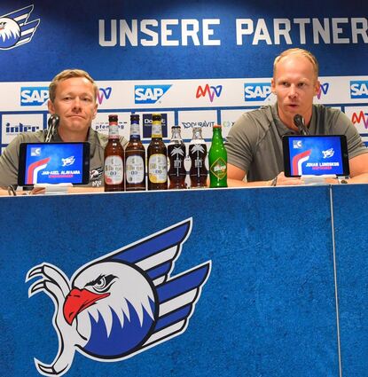 Manager Jan-Axel Alavaara (li.) und Trainer Johan Lundskog sind nicht mehr bei den Adlern Mannheim angestellt.