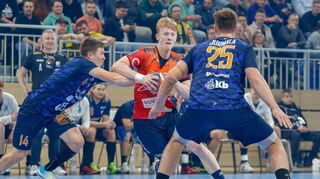 Jon Lindenchrone (am Ball) war gegen Kristianstad mit sieben Toren bester Werfer der Löwen und im ersten Durchgang kaum zu stoppen.