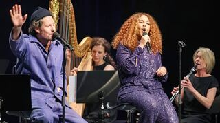 Von Beethoven bis HipHop: Auf dem intimen Konzert im Wormser Theater übertreten Max Herre und Joy Denalane die Grenzen der Genres.