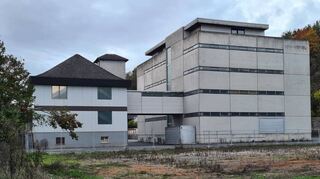 Wo jetzt noch das ehemalige Verwaltungsgebäude des Möbelhauses Seubert steht, soll ein Wohnheim für 24 Menschen mit Behinderung entstehen.