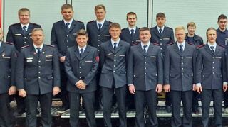 Nach bestandenem Lehrgang gibt es 13 neue Atemschutzgeräteträger bei den Feuerwehren im Kreis.