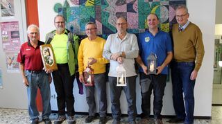 Die teilnehmerstärksten Gruppen beim Volkswandertag in Vorbachzimmern wurden geehrt.