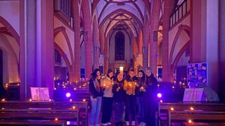 Richtig viele Menschen lockten die Glühweinparty und die „Nacht der 1250 Lichter“ am Samstag in die Innenstadt.
