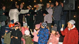 Feierlich wurde der „Weihnachtszauber“ in Lauda eröffnet.