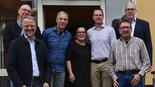 Kinder und Jugendliche werden seit 30 Jahren gut von der Mobilen Jugendbetreuung begleitet. Das Bild zeigt (von links) Michael Ebert, Werner Fritz, Werner Pfeiffer, Sabine Matthey, Heiko Knebel, Joachim Matthey und Martin Frankenstein.