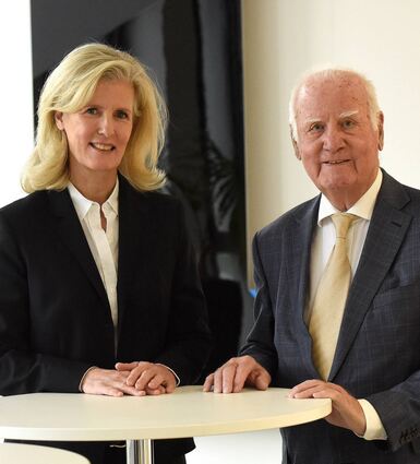Susanne Fuchs und ihr Vater Manfred Fuchs in der Firmenzentrale auf der Friesenheimer Insel.