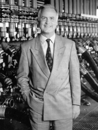 Nach dem Tod seines Vaters übernimmt Manfred Fuchs 1963 - mit gerade einmal 24 Jahren - die Leitung des Schmierstoffherstellers.
