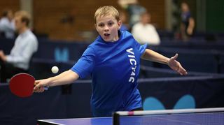 Fokussiert: Jannis Würzberger aus Külsheim wurde bei den Tischtennis-Landesmeisterschaften der Jugend in zwei Konkurrenzen Dritter.