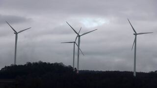 Vier Windräder stehen bereits in der Nähe von Hirschlanden.
