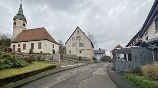 Im Bereich der Kirche und des Kindergartens in Bofsheim soll ein verkehrsberuhigter Bereich entstehen.
