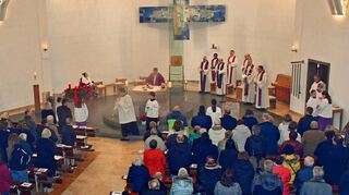 Erster offizieller Arbeitstag: Gemeinde(n) und Priesterkollegen bereiteten dem neuen Pfarrer einen herzlichen Empfang.